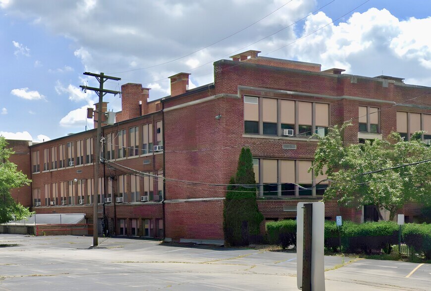 More Photos Of 212 N Ottawa St, Tecumseh Flex For Sale