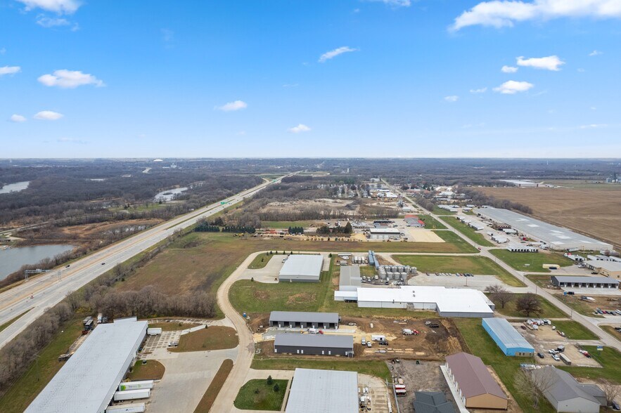 More Photos Of 2811 - 2813 Geraldine, Waterloo Specialty For Sale