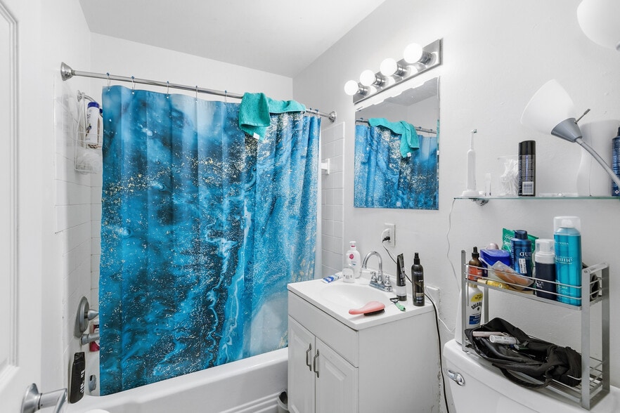 More Photos Of 2633 Division St N, North Saint Paul Apartments For Sale