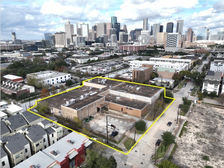 More Photos Of 1616 McGowen St, Houston Light Manufacturing For Lease