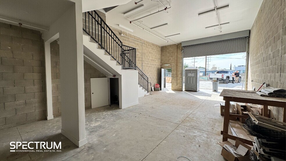 More Photos Of 10505 Glenoaks Blvd, Pacoima Industrial For Lease