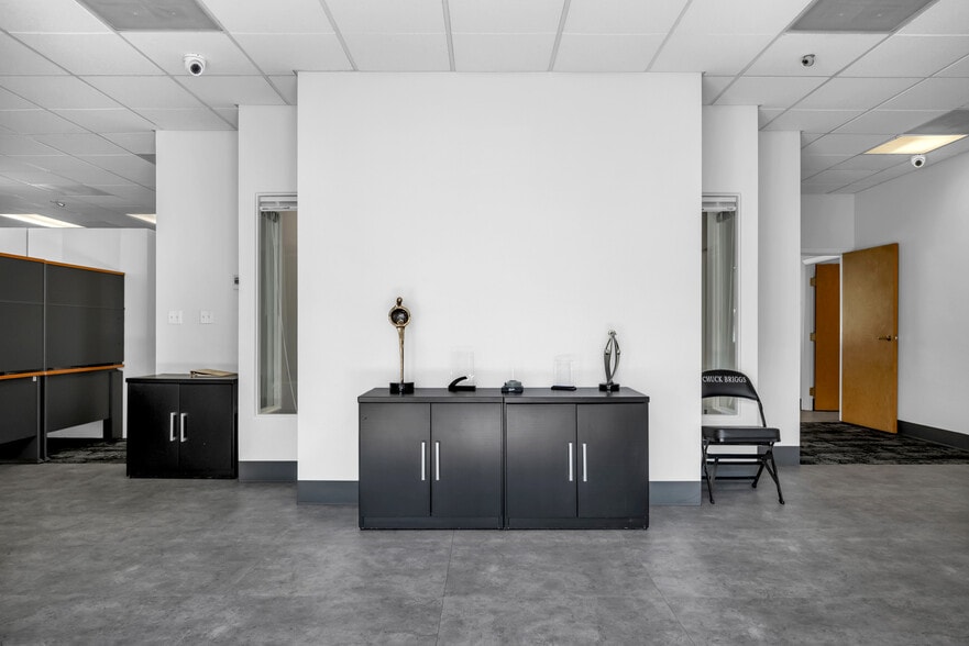 More Photos Of 8109 Laguna Blvd, Elk Grove Medical For Sale