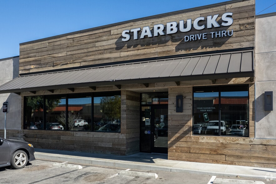 More Photos Of 27737 Bouquet Canyon Rd, Santa Clarita Storefront For Lease