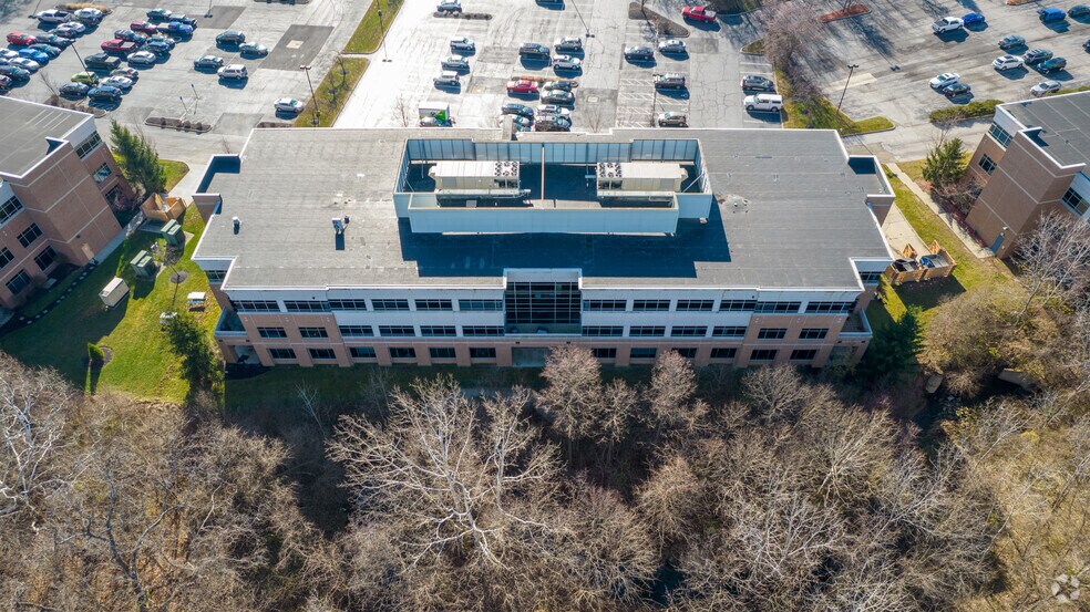 More Photos Of 8740 Orion Pl, Columbus Office For Sale