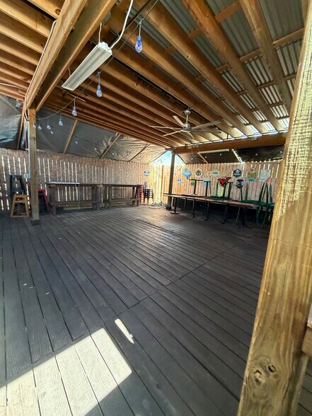 More Photos Of 1701 E Houston St, San Antonio Restaurant For Lease