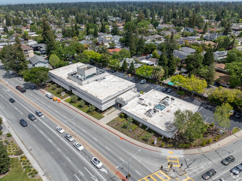 More Photos Of 2055-2075 Woodside Rd, Redwood City Office For Lease