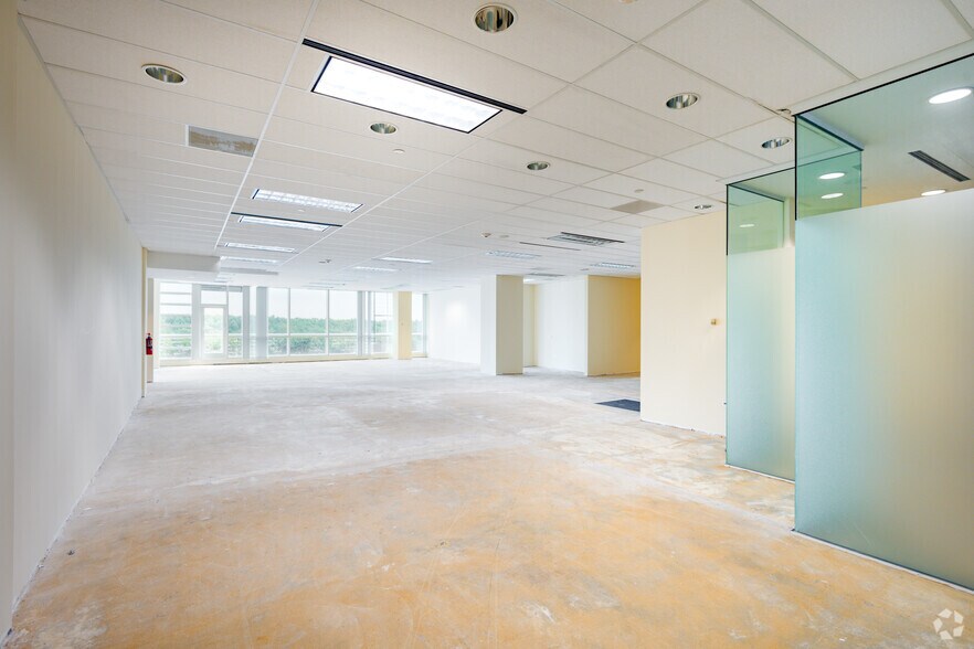 More Photos Of 18001 Old Cutler Rd, Palmetto Bay Office For Lease