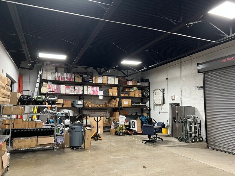 More Photos Of 2919 Canton St, Dallas Light Manufacturing For Sale