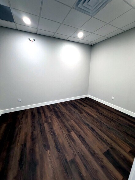 More Photos Of 4708 Lena Rd, Bradenton Warehouse For Sale