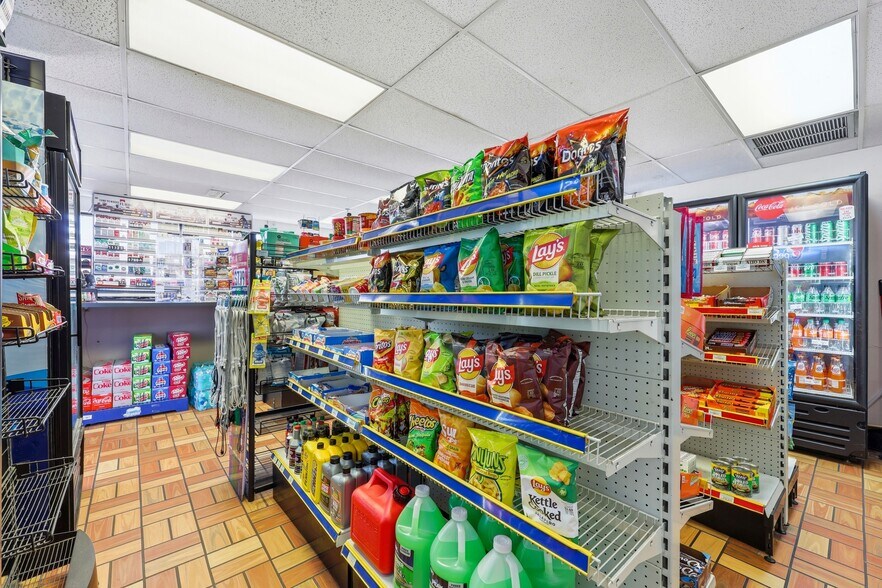 More Photos Of 2350 N Ponce De Leon Blvd, Saint Augustine Service Station For Sale