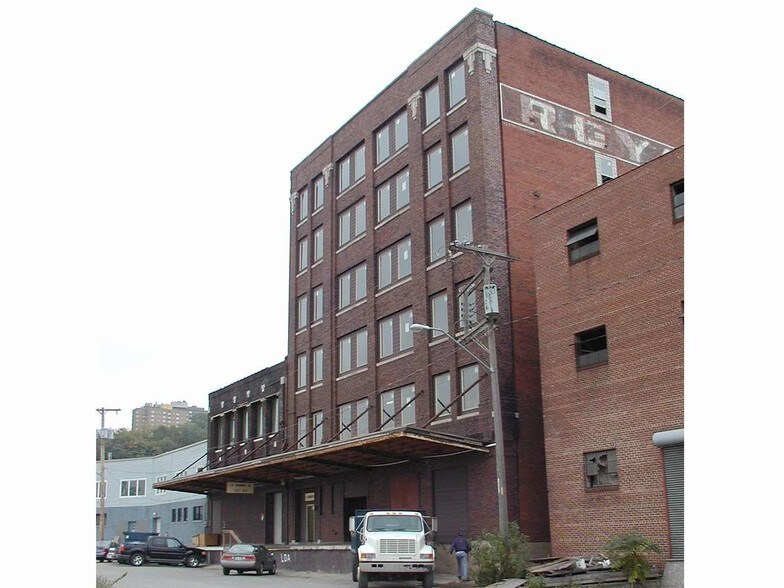 More Photos Of 1127 W 8th St, Kansas City Industrial For Sale