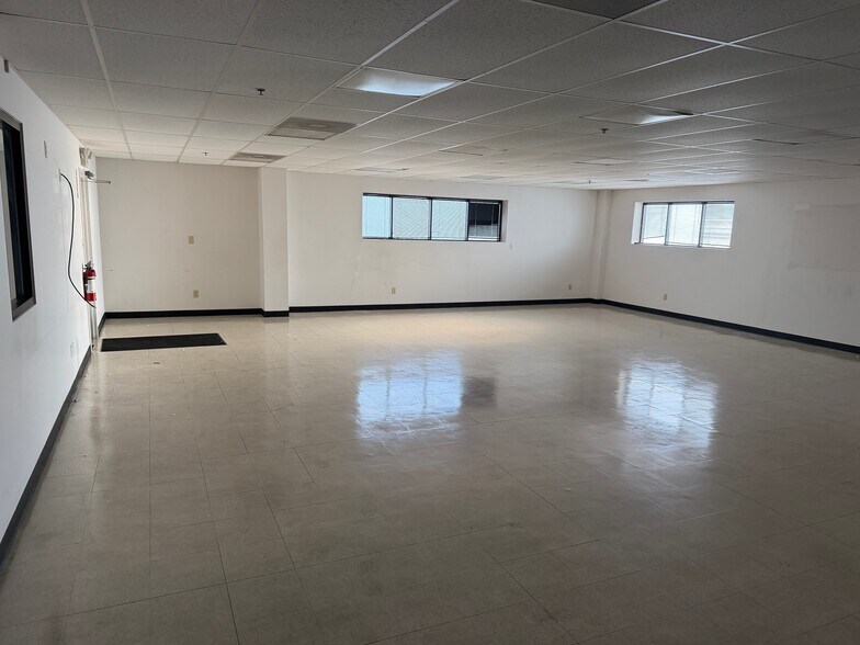 More Photos Of 14557 Industry Dr, Hagerstown Warehouse For Lease