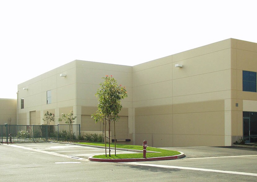 More Photos Of 30412 Esperanza, Rancho Santa Margarita Warehouse For Lease