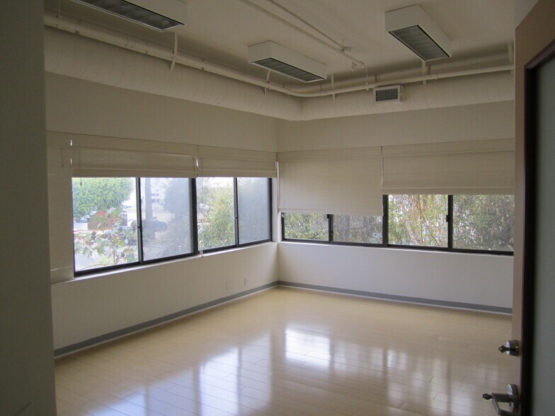 More Photos Of 1438-1444 9th St, Santa Monica Loft Creative Space For Sale
