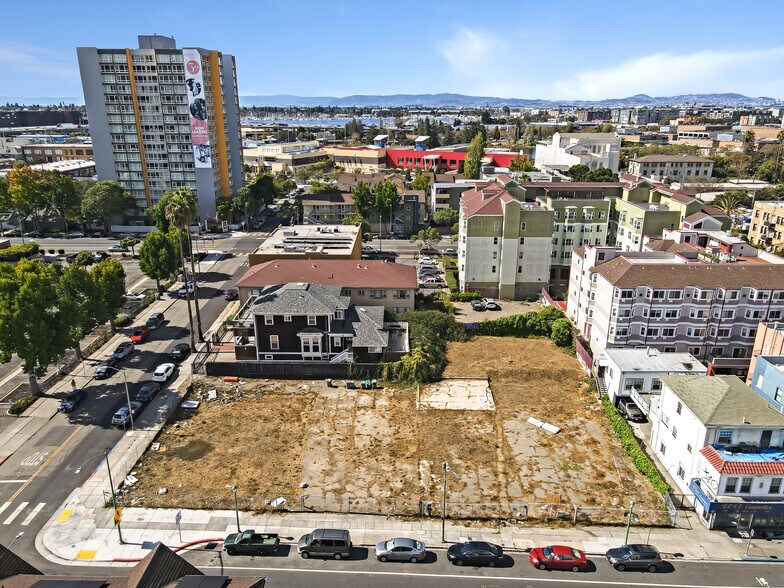 More Photos Of 229 International Blvd, Oakland Land For Sale
