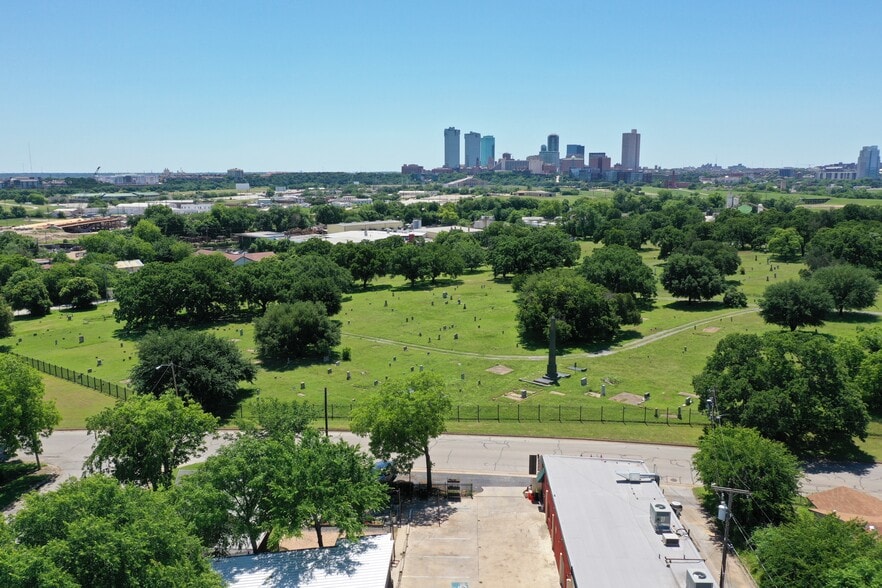 More Photos Of 502 Grand Ave, Fort Worth Flex For Sale