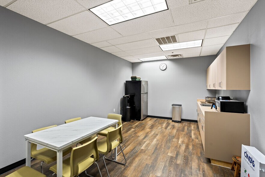 More Photos Of 4001 E Mountain Sky Ave, Phoenix Medical For Lease