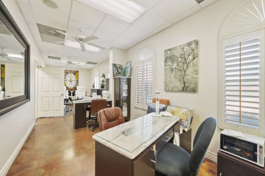 More Photos Of 21720 Highland Knolls Dr, Katy Freestanding For Lease