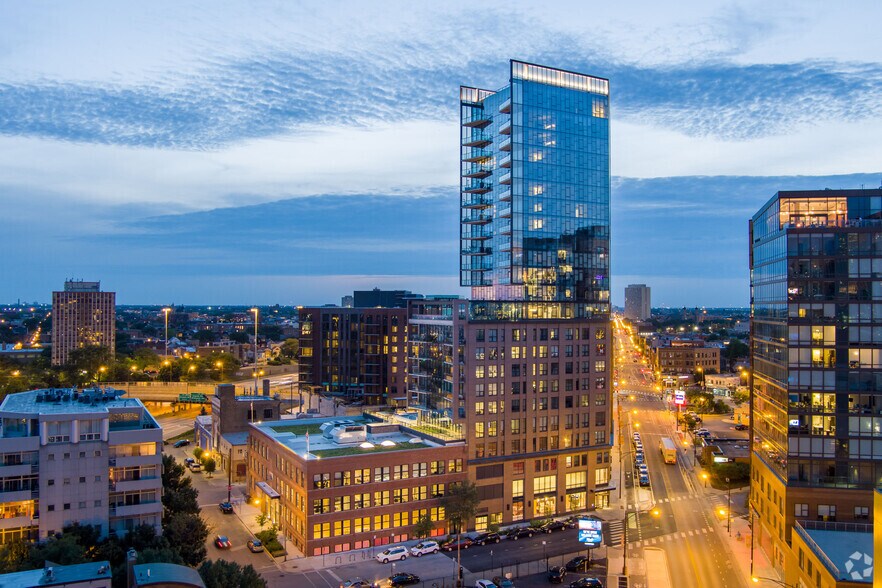 More Photos Of 730 N Milwaukee Ave, Chicago Apartments For Lease