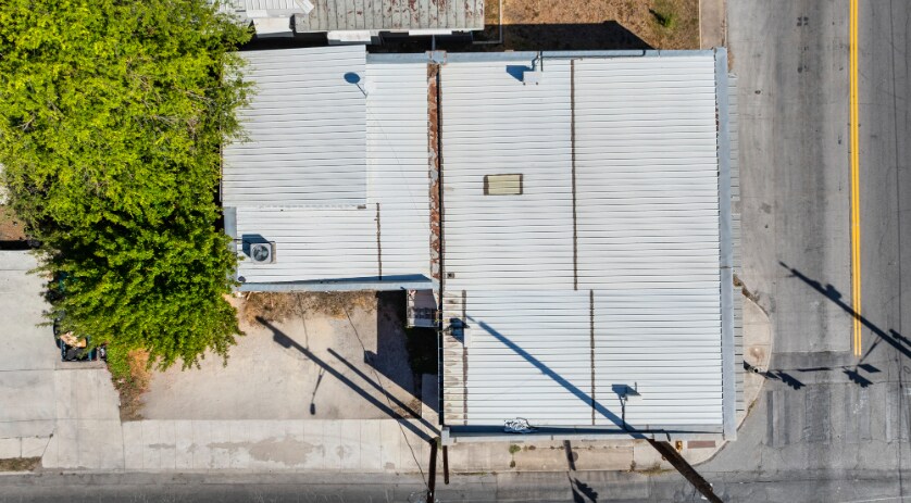 More Photos Of 1651 W Woodlawn Dr, San Antonio Storefront Retail Residential For Sale