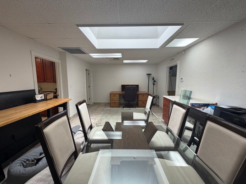 More Photos Of 7745 E Redfield Rd, Scottsdale Warehouse For Sale