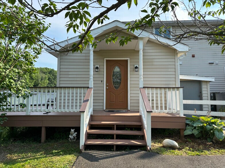 More Photos Of 160 Creamery Rd, Greenville Restaurant For Sale