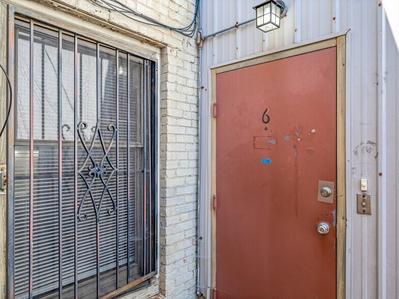 More Photos Of 58 Broadway St, Asheville Storefront Retail Residential For Sale