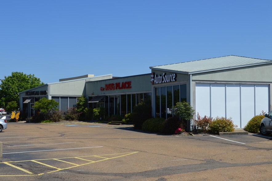 More Photos Of 2315 Lakeland Dr, Flowood General Retail For Sale