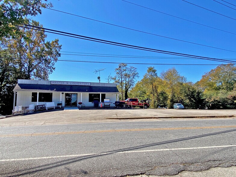 More Photos Of 70 Memorial Dr, Dahlonega Freestanding For Sale