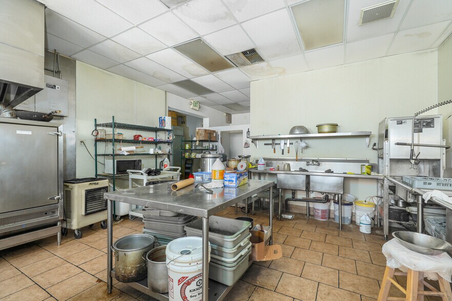 More Photos Of 1137 Walnut St, Red Bluff Restaurant For Sale