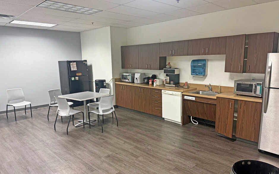 More Photos Of 27501 Hildebrandt Rd, Romulus Distribution For Lease