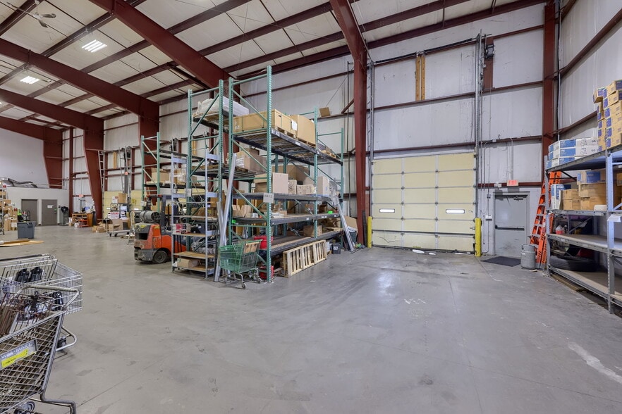 More Photos Of 220 Orlan Rd, New Holland Showroom For Sale