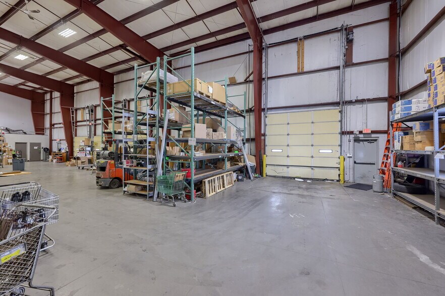 More Photos Of 220 Orlan Rd, New Holland Showroom For Sale