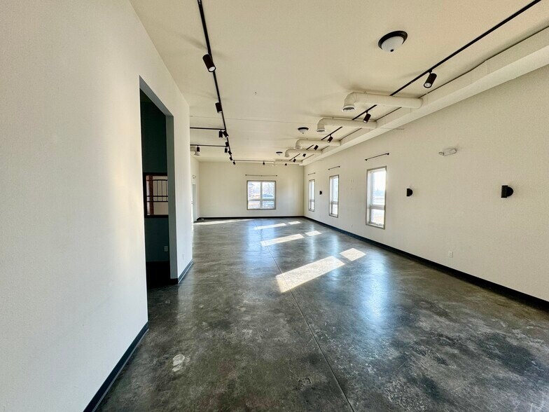 More Photos Of 216 Evergreen Dr, Glen Carbon Medical For Lease