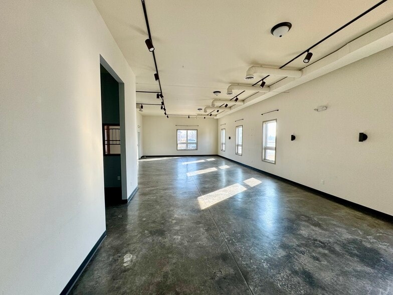 More Photos Of 216 Evergreen Ln, Glen Carbon Medical For Lease