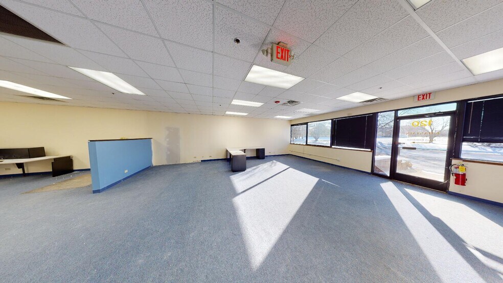 More Photos Of 120-160 W Center Ct, Schaumburg Office For Lease