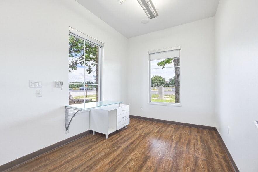 More Photos Of 12171 W Parmer Ln, Cedar Park Medical For Lease