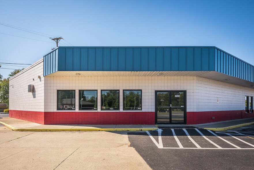 More Photos Of 7920 Fegenbush Ln, Louisville General Retail For Lease