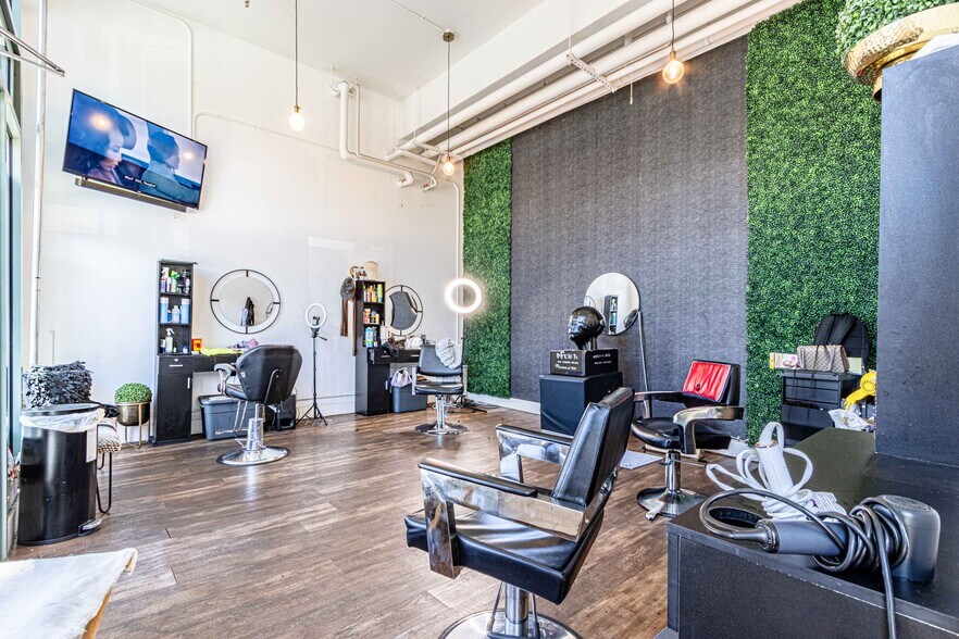 More Photos Of 147 Valencia St, San Francisco Apartments For Lease