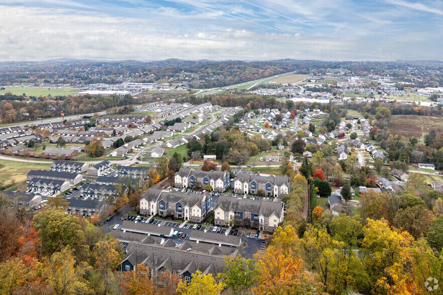 More Photos Of 501 Tiger Way, Knoxville Apartments For Sale
