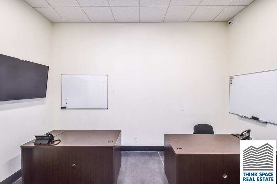 More Photos Of 9419 Mason Ave, Chatsworth Manufacturing For Lease