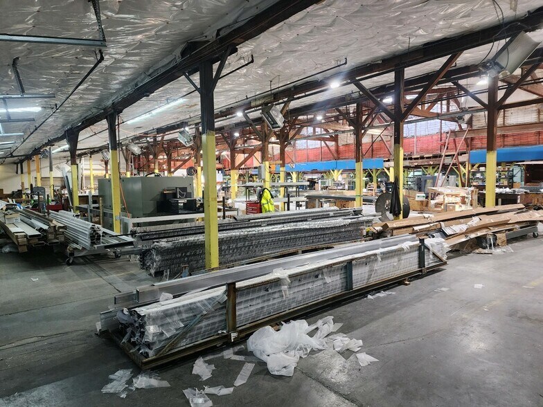 More Photos Of 351 Station Rd, Berryville Manufacturing For Lease