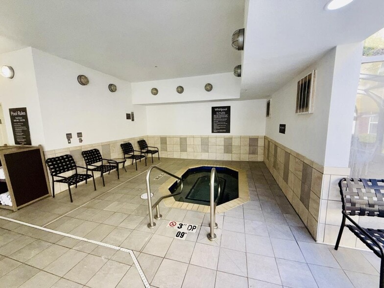 More Photos Of 9169 Markville Dr, Dallas Hotel For Sale