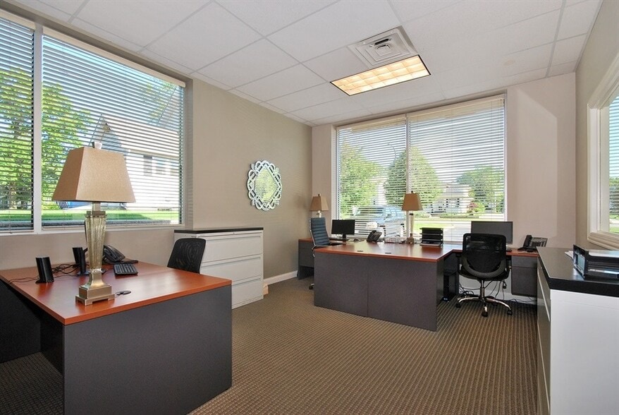 More Photos Of 415 E State St, Geneva General Retail For Lease