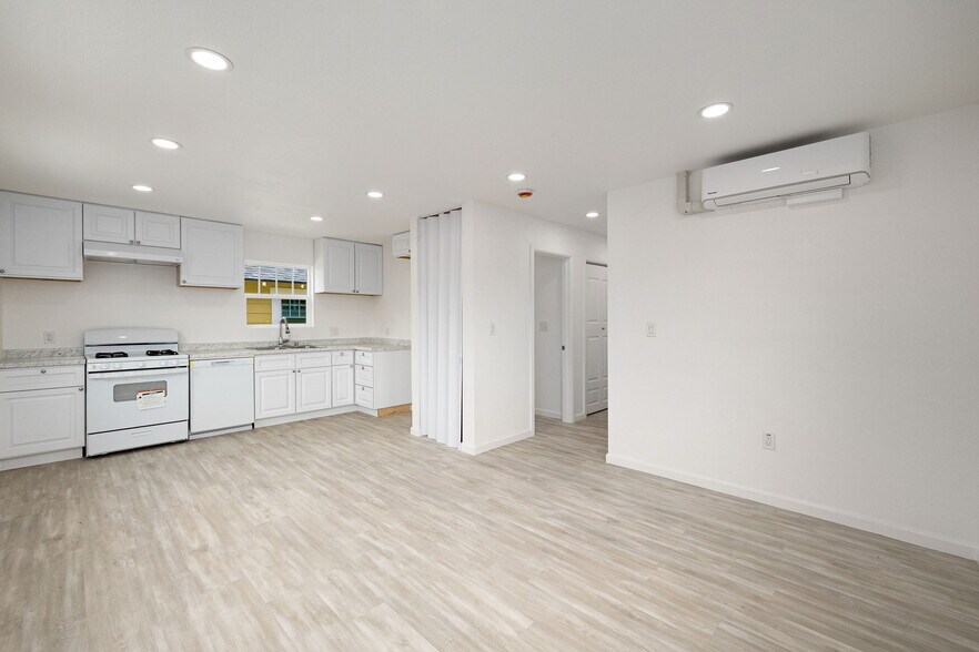 More Photos Of 618 S Van Ness Ave, Santa Ana Apartments For Sale