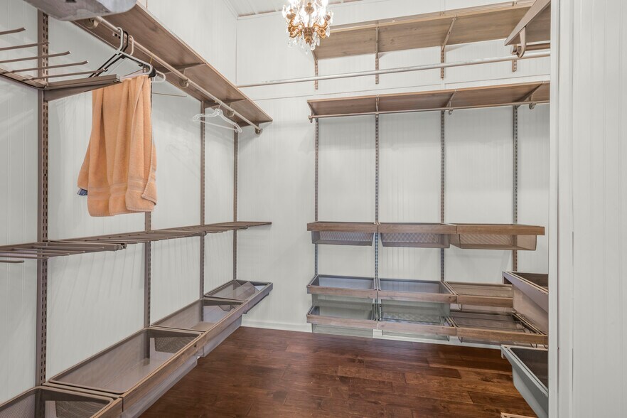 More Photos Of 90917 240th St, Austin Light Distribution For Sale