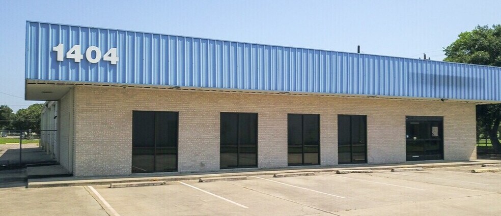 More Photos Of 1404 E Rio Grande St, Victoria Warehouse For Sale