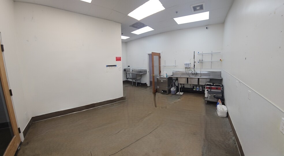 More Photos Of 400-490 Lincoln Blvd, Lincoln Unknown For Lease