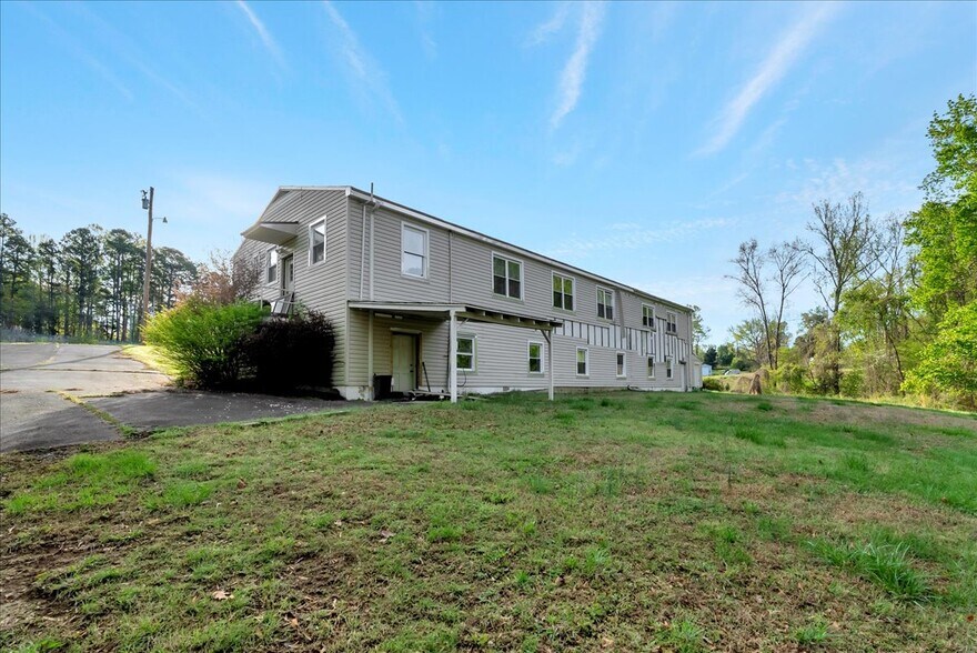 More Photos Of 1055 L P Bailey Memorial Hwy, Halifax General Retail For Sale