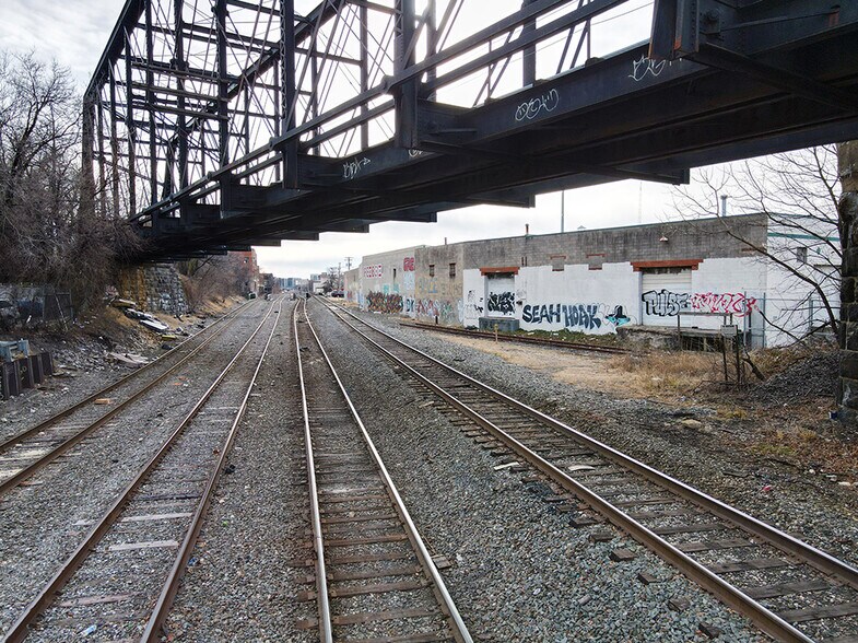 More Photos Of 235 S Kresson St, Baltimore Unknown For Lease